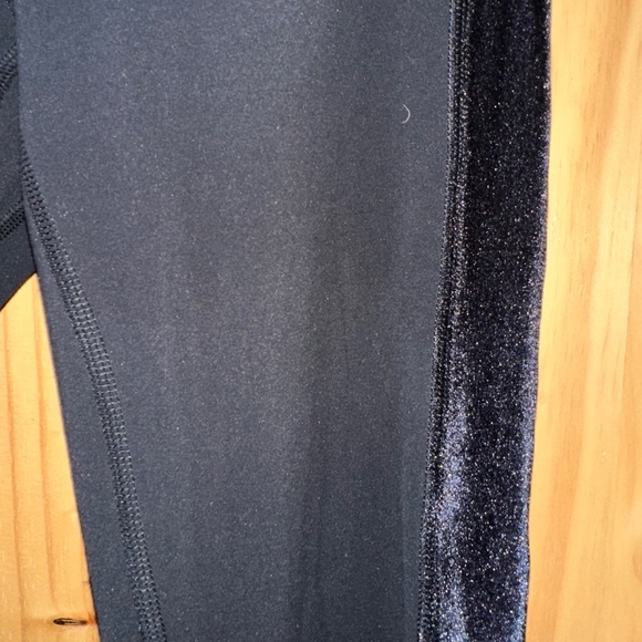 Lululemon leggings - Picture 6 of 9